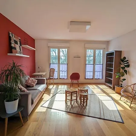 Appartement Lumineux 58m² Meuble Et Equipe Avec Vue Sur L'oise A *