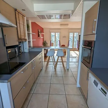 Lumineux 58m² Meuble Et Equipe Avec Vue Sur L'oise A Appartement *